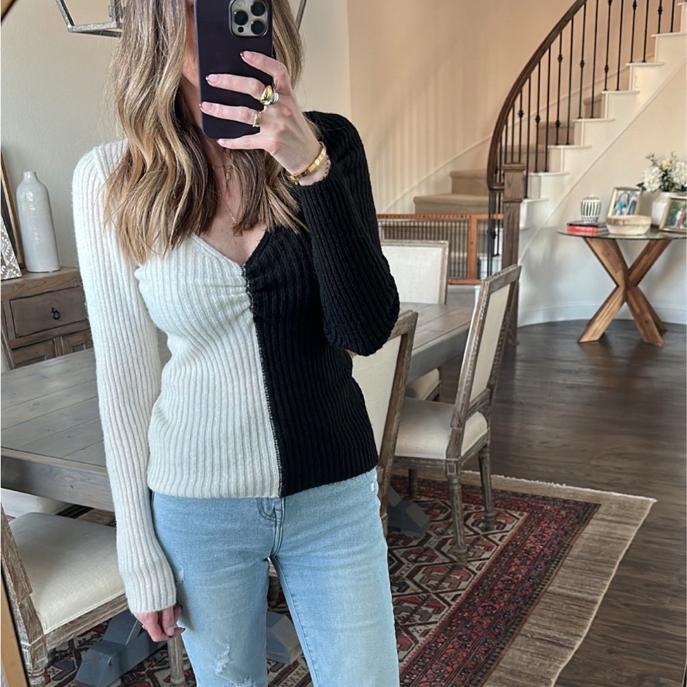Zara Black and White Sweater